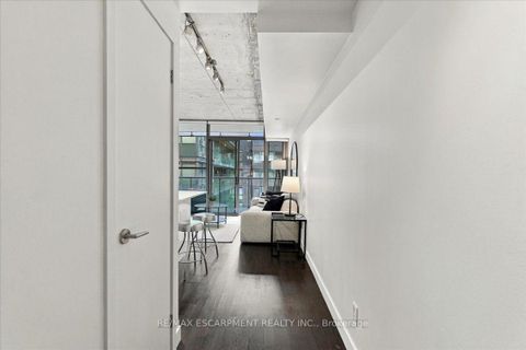 Photo 7 at 613 - 25 Oxley Street, Waterfront Communities C1, Toronto