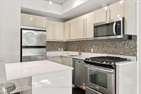 Photo 11 at 613 - 25 Oxley Street, Waterfront Communities C1, Toronto