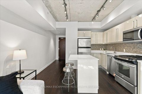 Photo 13 at 613 - 25 Oxley Street, Waterfront Communities C1, Toronto
