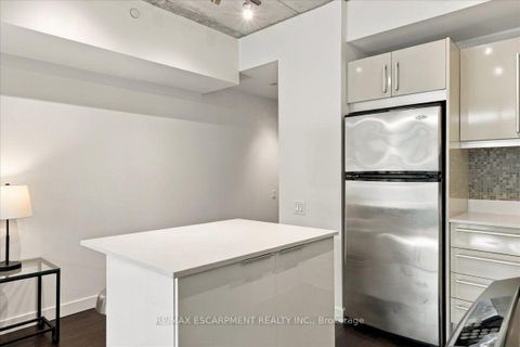 Photo 15 at 613 - 25 Oxley Street, Waterfront Communities C1, Toronto