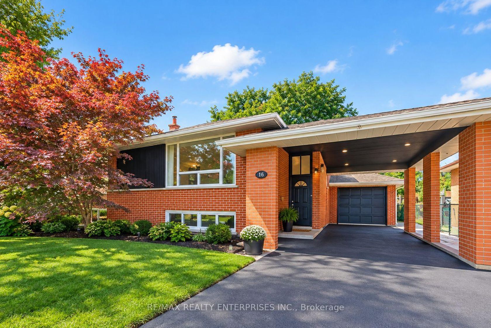 16 Warbeck Place, The Westway, Toronto 