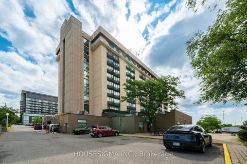 Photo 2 at 312 - 2737 Keele Street, CFB, Toronto
