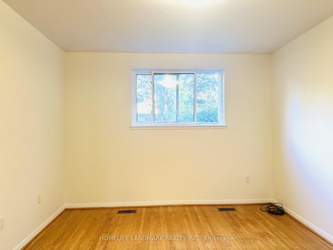 Photo 12 at 136 - 15 Esterbrooke Avenue, Don Valley Village, Toronto