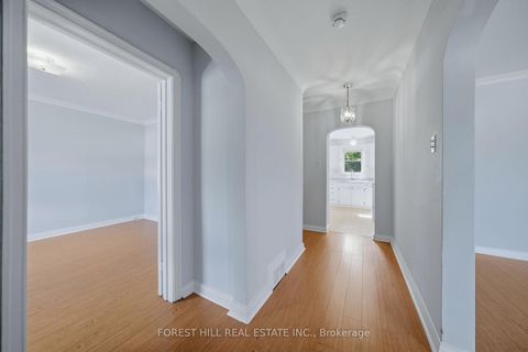 Photo 4 at 147 Viewmount Avenue, Lawrence, Toronto