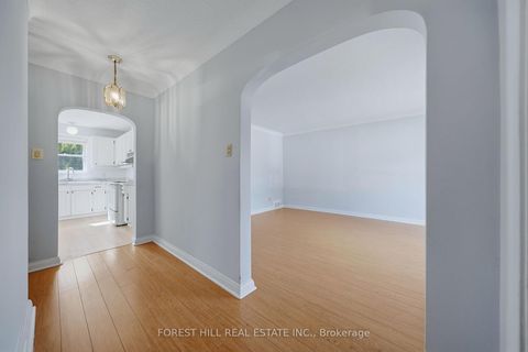 Photo 5 at 147 Viewmount Avenue, Lawrence, Toronto