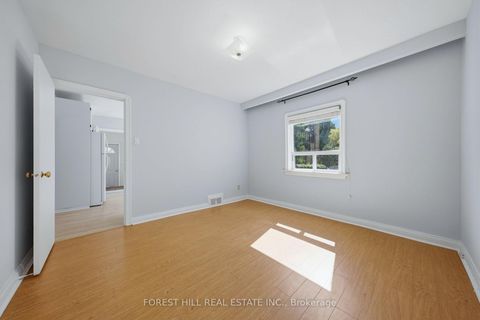 Photo 8 at 147 Viewmount Avenue, Lawrence, Toronto