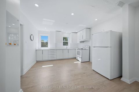 Photo 9 at 147 Viewmount Avenue, Lawrence, Toronto