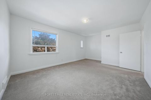 Photo 12 at 147 Viewmount Avenue, Lawrence, Toronto
