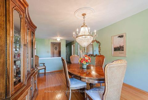 Photo 5 at 15 Valencia Crescent, Maple Leaf, Toronto