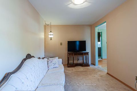 Photo 12 at 15 Valencia Crescent, Maple Leaf, Toronto