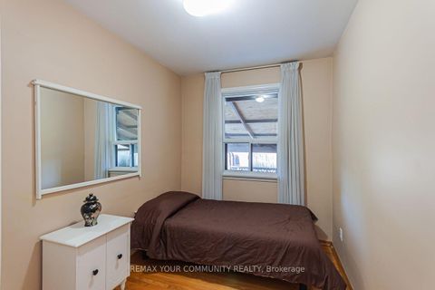 Photo 13 at 15 Valencia Crescent, Maple Leaf, Toronto