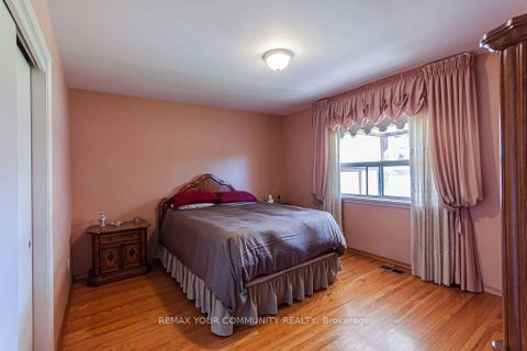 Photo 15 at 15 Valencia Crescent, Maple Leaf, Toronto