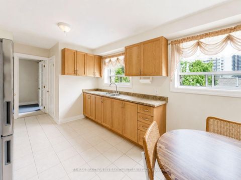Photo 16 at 180 Woodsworth Road, Windfields, Toronto