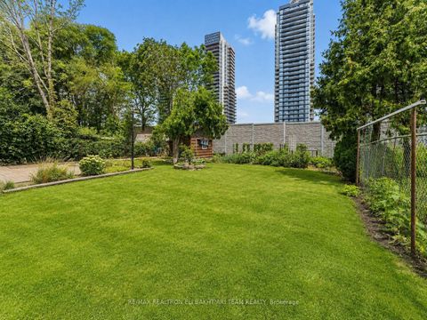 Photo 37 at 180 Woodsworth Road, Windfields, Toronto