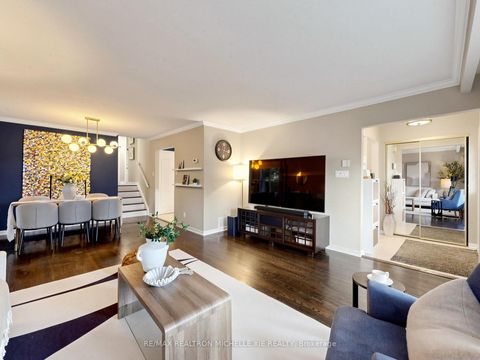 Photo 3 at 71 Oakmeadow Boulevard, Morningside, Toronto