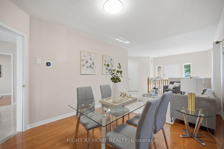 Photo 6 at 975 Mantle Crescent, East Credit, Mississauga