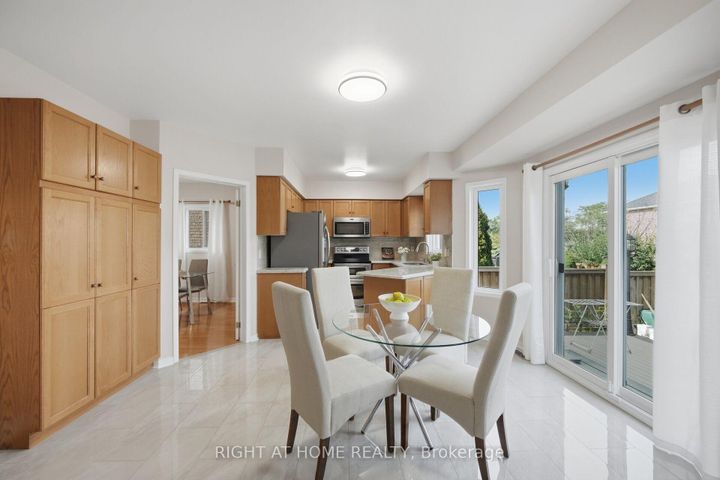 Photo 8 at 975 Mantle Crescent, East Credit, Mississauga