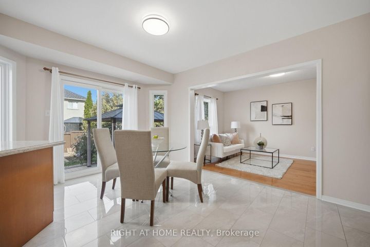 Photo 11 at 975 Mantle Crescent, East Credit, Mississauga