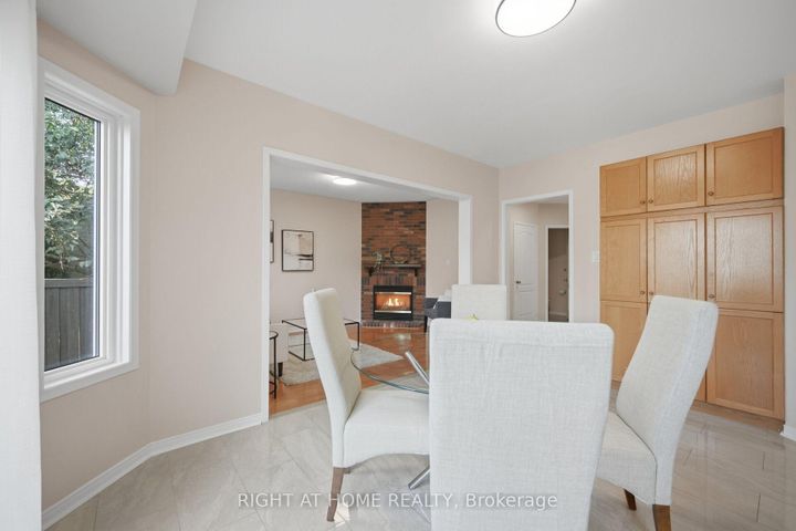 Photo 12 at 975 Mantle Crescent, East Credit, Mississauga