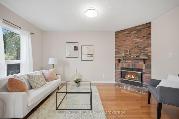 Photo 13 at 975 Mantle Crescent, East Credit, Mississauga
