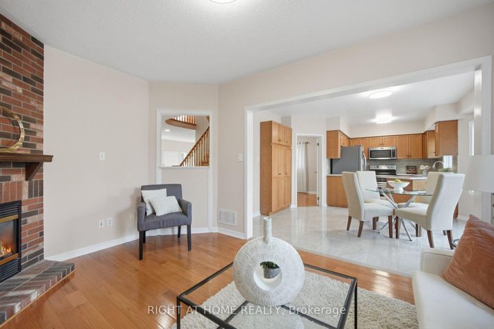 Photo 15 at 975 Mantle Crescent, East Credit, Mississauga