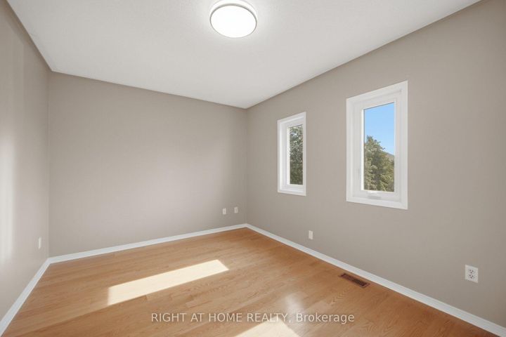 Photo 25 at 975 Mantle Crescent, East Credit, Mississauga