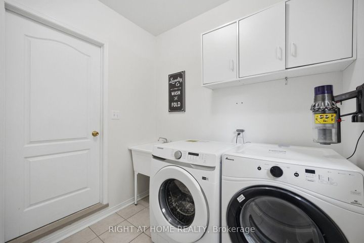 Photo 30 at 975 Mantle Crescent, East Credit, Mississauga