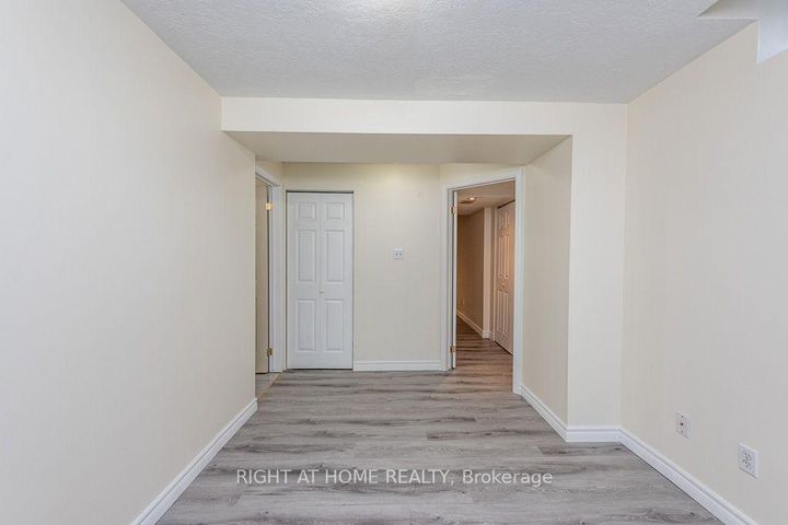 Photo 42 at 975 Mantle Crescent, East Credit, Mississauga