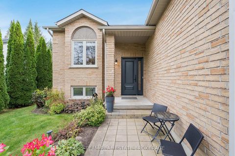 Photo 1 at 1011 Ferrier Avenue, Lefroy, Innisfil