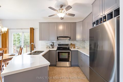 Photo 2 at 1011 Ferrier Avenue, Lefroy, Innisfil