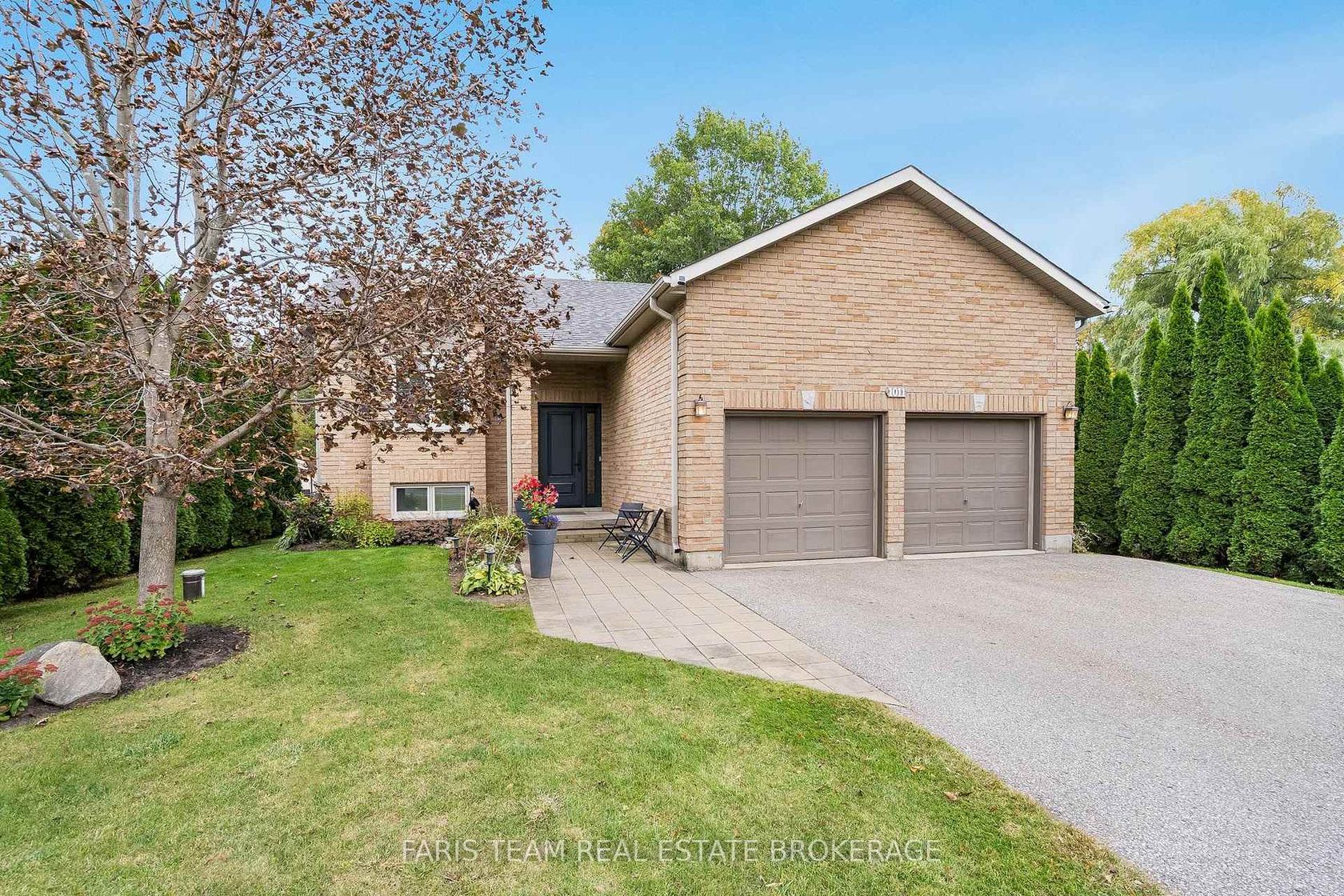 1011 Ferrier Avenue, Lefroy, Innisfil photo number 2