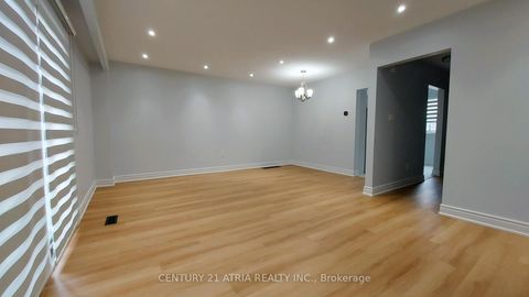 Photo 4 at 143 Purpledusk Trail, Morningside, Toronto
