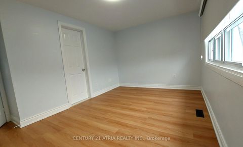 Photo 14 at 143 Purpledusk Trail, Morningside, Toronto