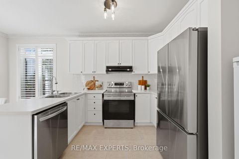 Photo 15 at 1 Cetona Avenue, Vellore Village, Vaughan