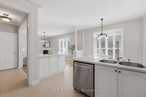 Photo 16 at 1 Cetona Avenue, Vellore Village, Vaughan
