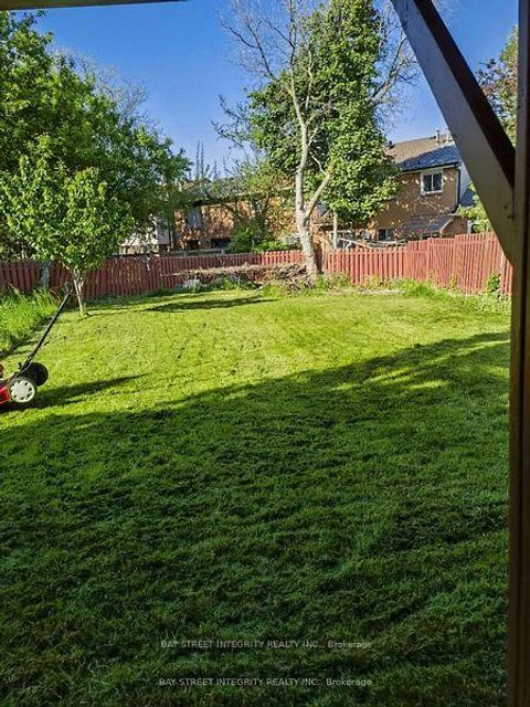 Photo 7 at 98 Carolbreen Square, Agincourt North, Toronto