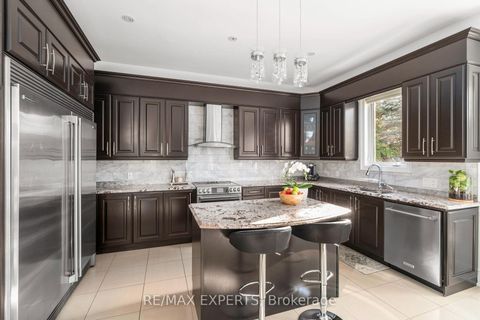 Photo 21 at 16 Thomas Noble Court, Nobleton, King