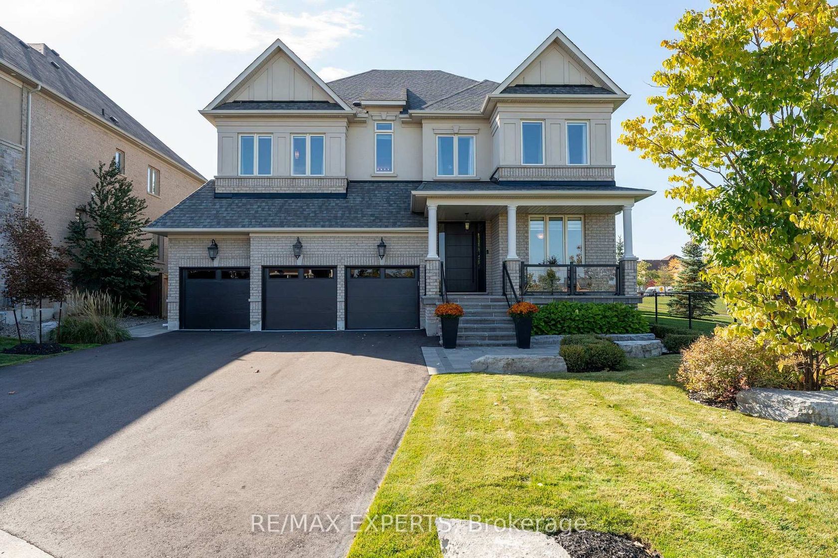16 Thomas Noble Court, Nobleton, King photo number 2