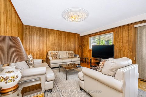 Photo 11 at 254 Maple Leaf Drive, Rustic, Toronto