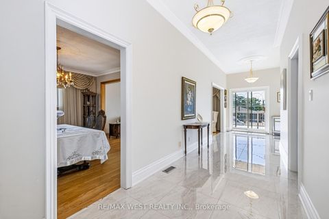 Photo 15 at 254 Maple Leaf Drive, Rustic, Toronto