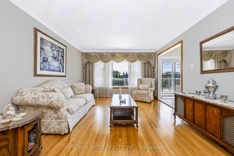 Photo 16 at 254 Maple Leaf Drive, Rustic, Toronto