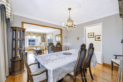 Photo 19 at 254 Maple Leaf Drive, Rustic, Toronto