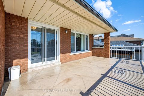 Photo 27 at 254 Maple Leaf Drive, Rustic, Toronto