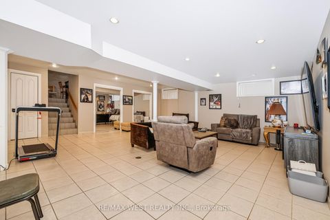 Photo 37 at 254 Maple Leaf Drive, Rustic, Toronto