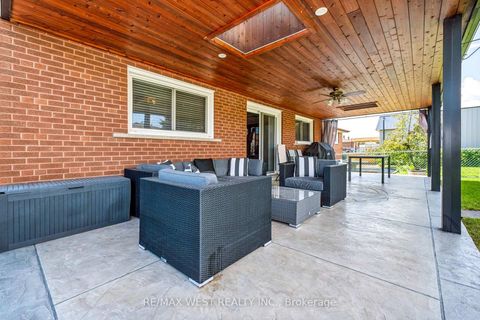 Photo 41 at 254 Maple Leaf Drive, Rustic, Toronto