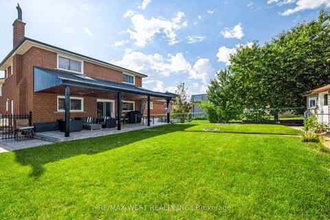 Photo 42 at 254 Maple Leaf Drive, Rustic, Toronto