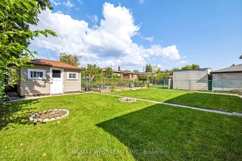 Photo 44 at 254 Maple Leaf Drive, Rustic, Toronto