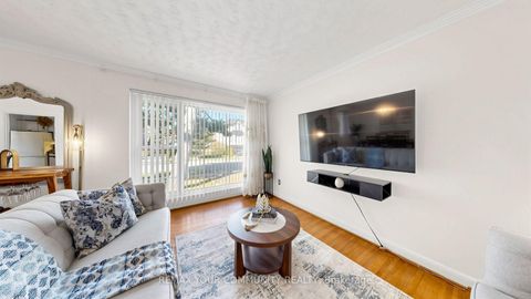 Photo 4 at 487 Hounslow Avenue, Willowdale West, Toronto