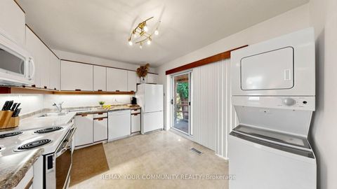 Photo 12 at 487 Hounslow Avenue, Willowdale West, Toronto