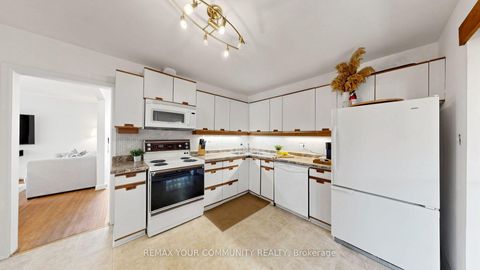 Photo 13 at 487 Hounslow Avenue, Willowdale West, Toronto